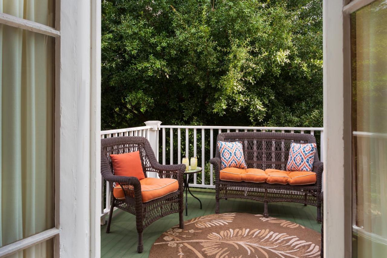 Azalea Inn And Villas Savannah Exterior photo