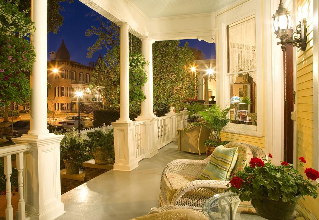 Azalea Inn And Villas Savannah Exterior photo